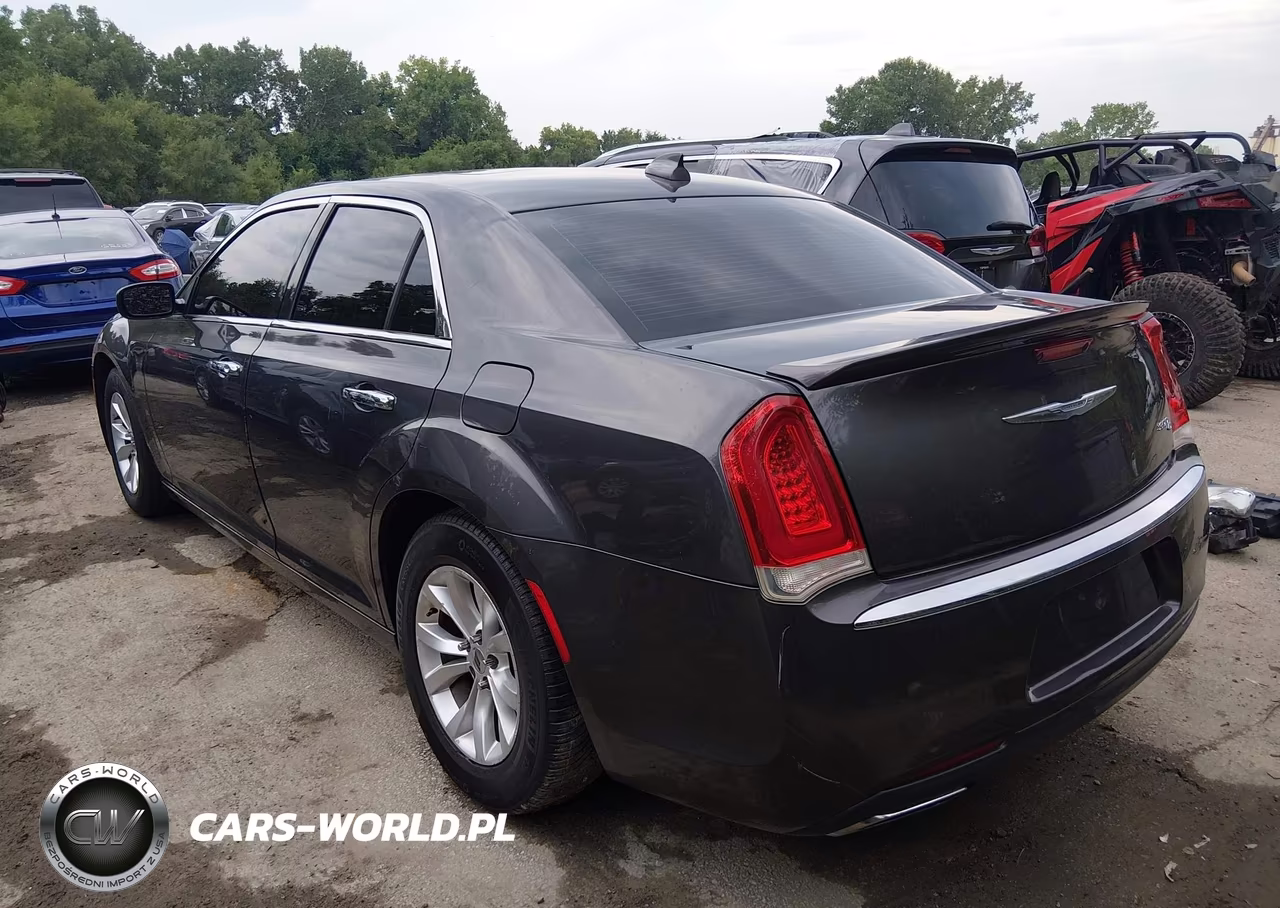 2016 Chrysler 300C VIN:2C3CCAEG3GH105738 - 3