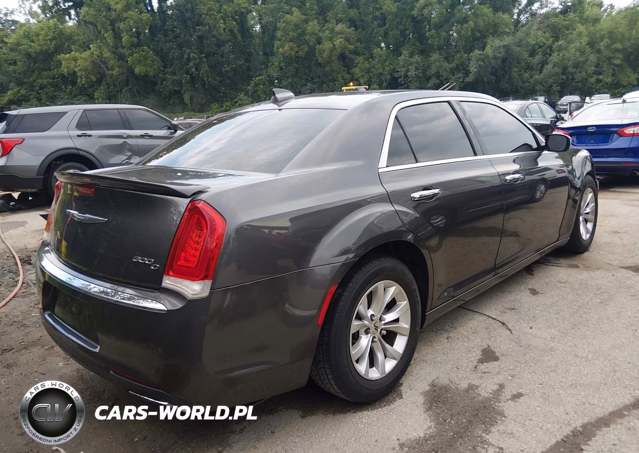 2016 Chrysler 300C VIN:2C3CCAEG3GH105738 - 4