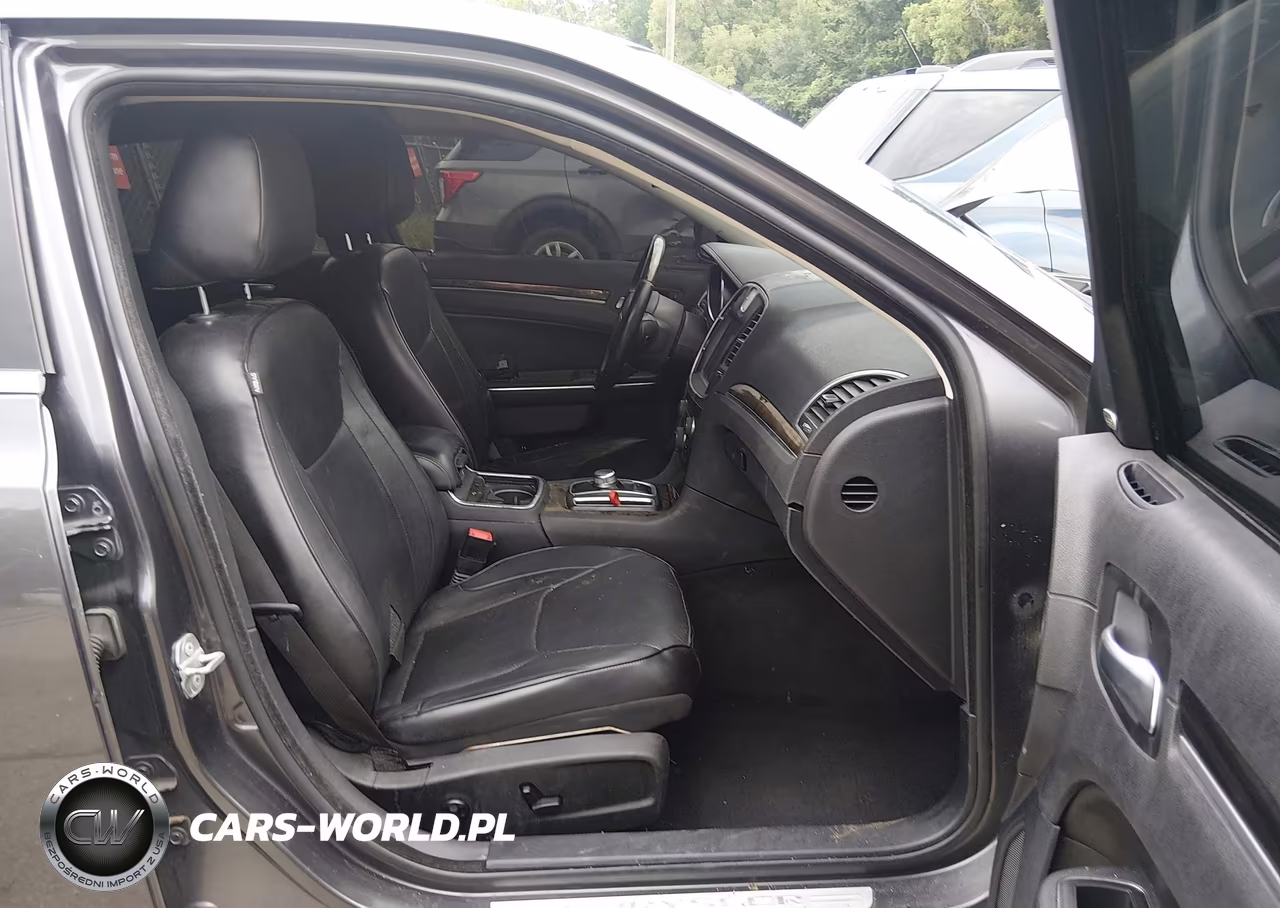 2016 Chrysler 300C VIN:2C3CCAEG3GH105738 - 5