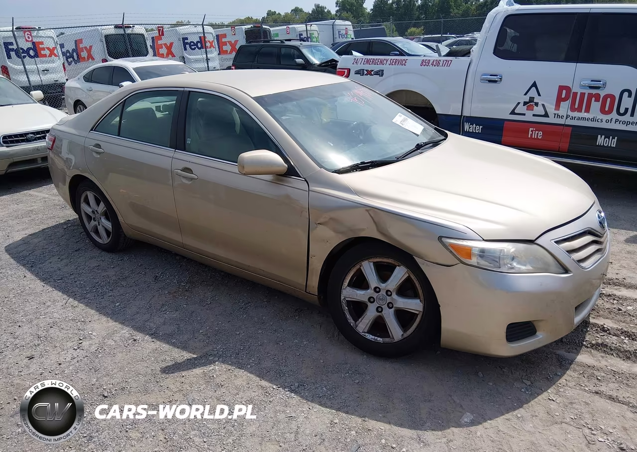 2011 Toyota Camry Le – zdjęcie 1 z 14