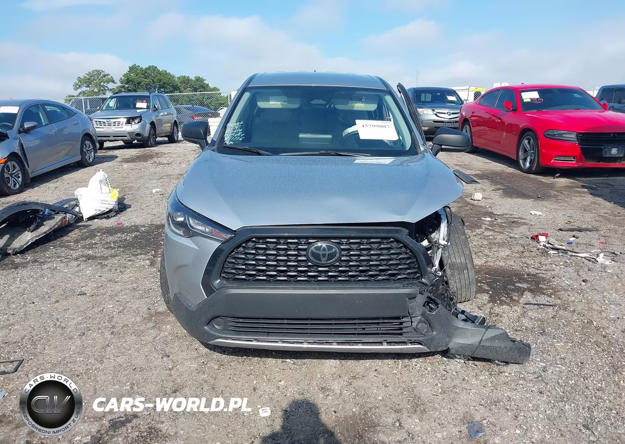 2024 Toyota Corolla Cross L VIN:7MUAAAAG4RV098808 - 13