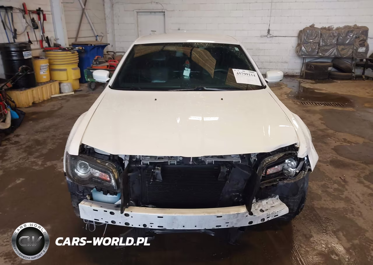 2018 Chrysler 300 300S VIN:2C3CCABG3JH262181 - 12