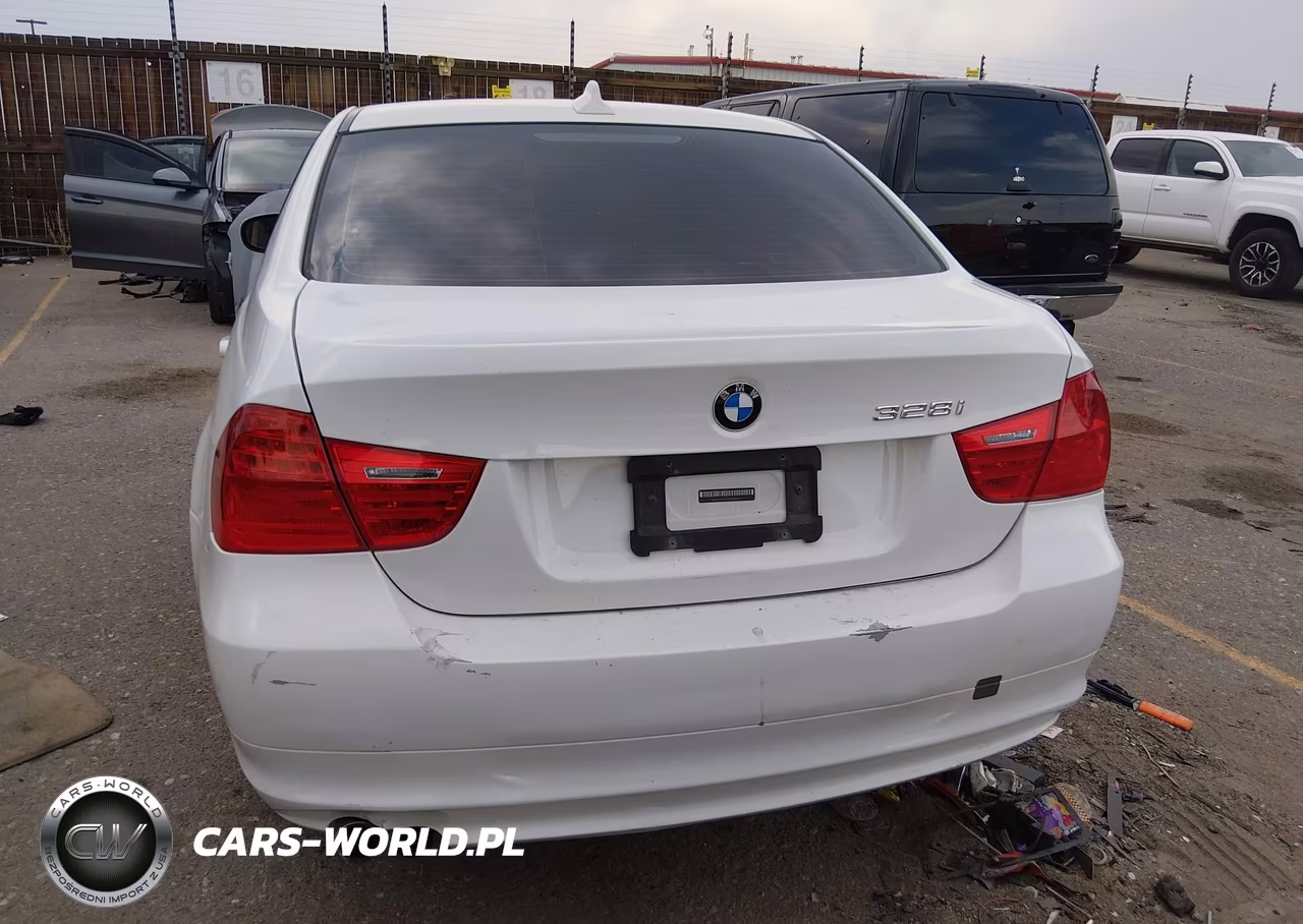 2011 BMW 328I xDrive VIN:WBAPK7C59BA820984 - 16