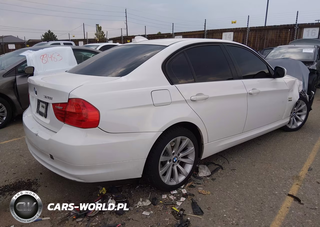 2011 BMW 328I xDrive VIN:WBAPK7C59BA820984 - 4