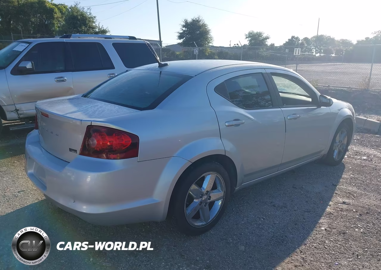 2011 Dodge Avenger Lux VIN:1B3BD2FG4BN541248 - 4