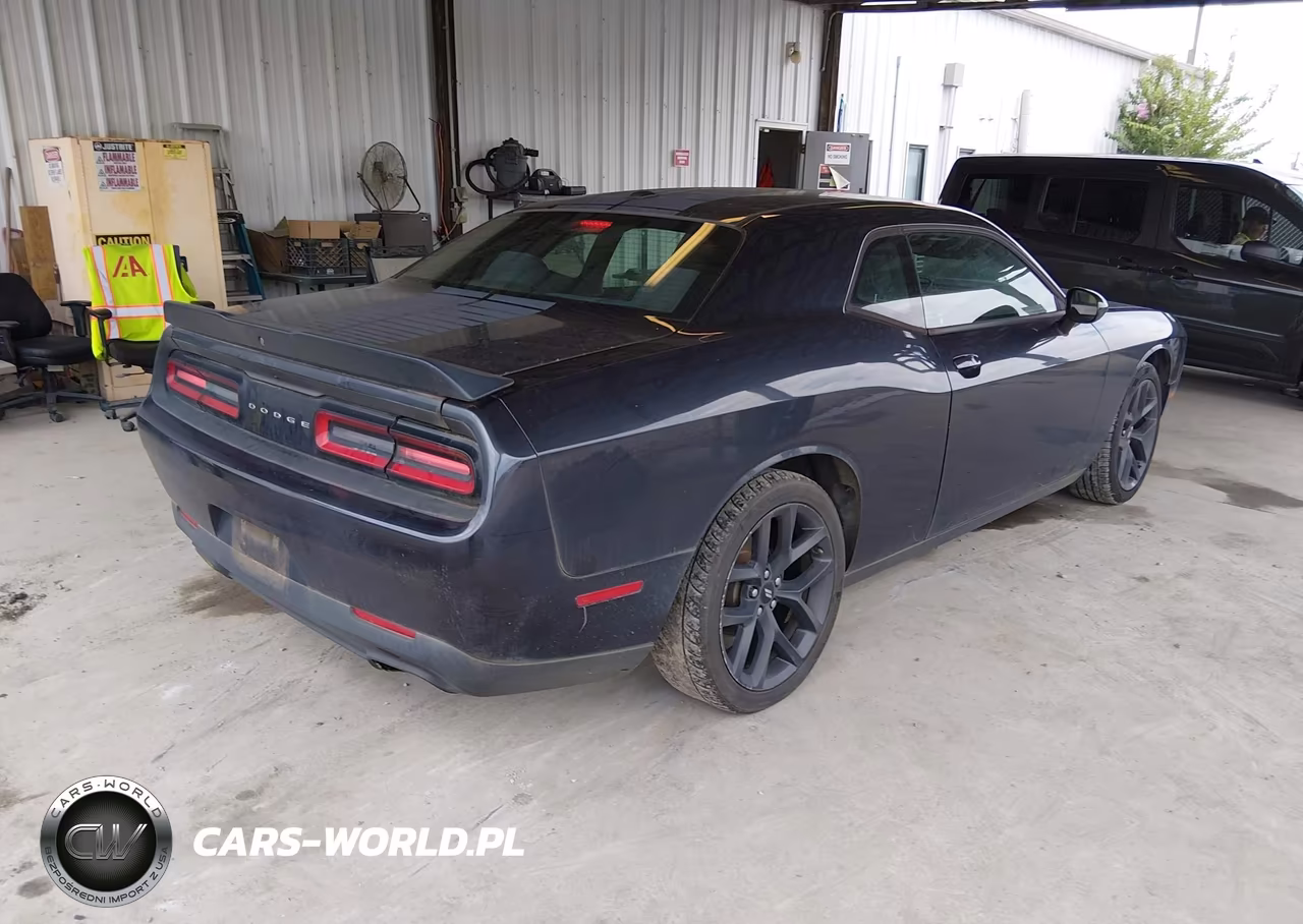 2019 Dodge Challenger Sxt VIN:2C3CDZAG5KH659759 - 4