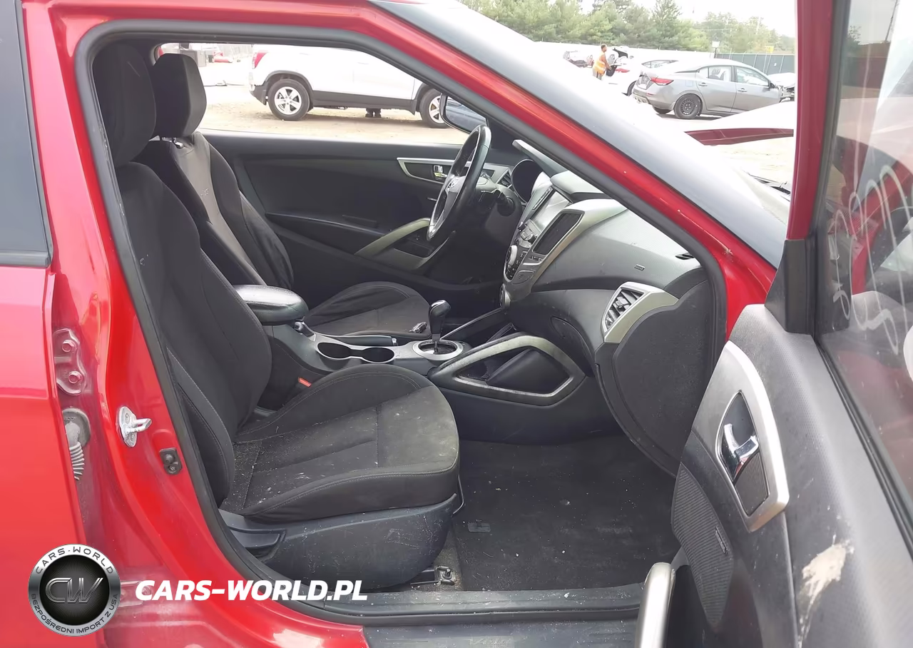 2017 Hyundai Veloster Value Edition VIN:KMHTC6AD7HU322093 - 5