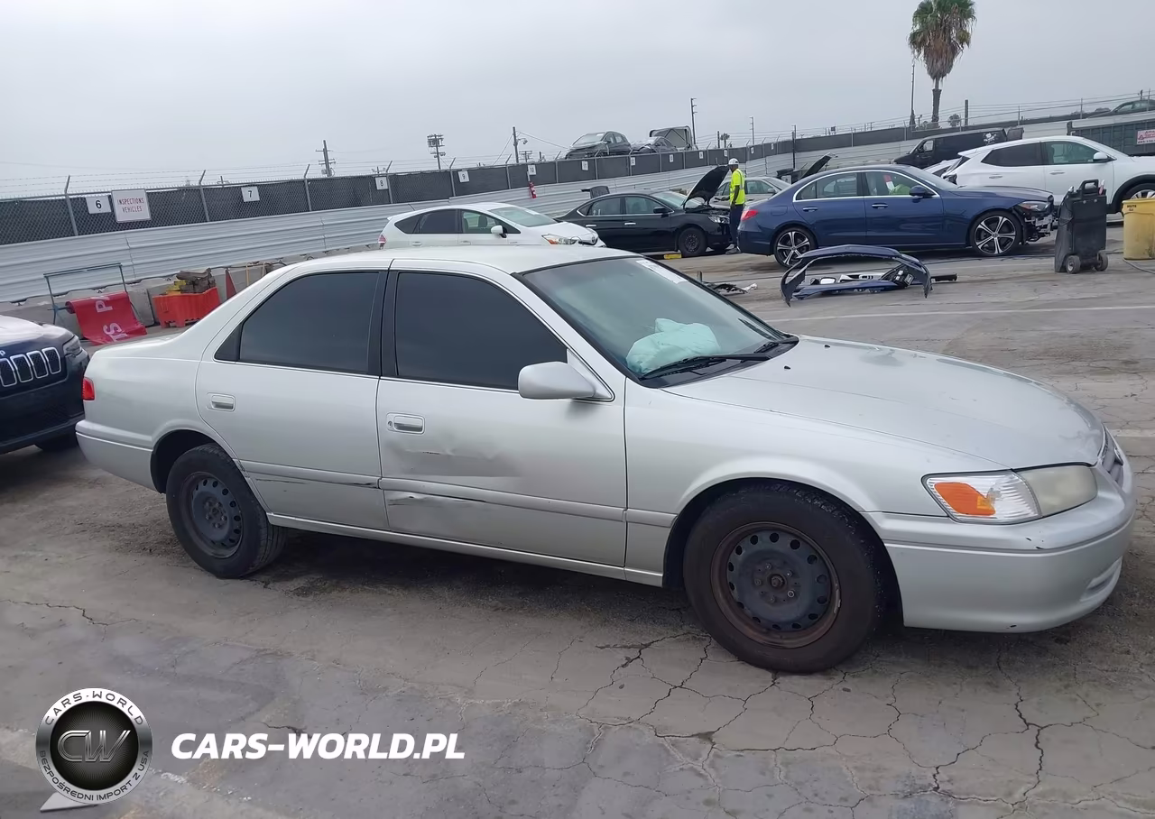 2001 Toyota Camry Le VIN:JT2BG22K710569954 - 13