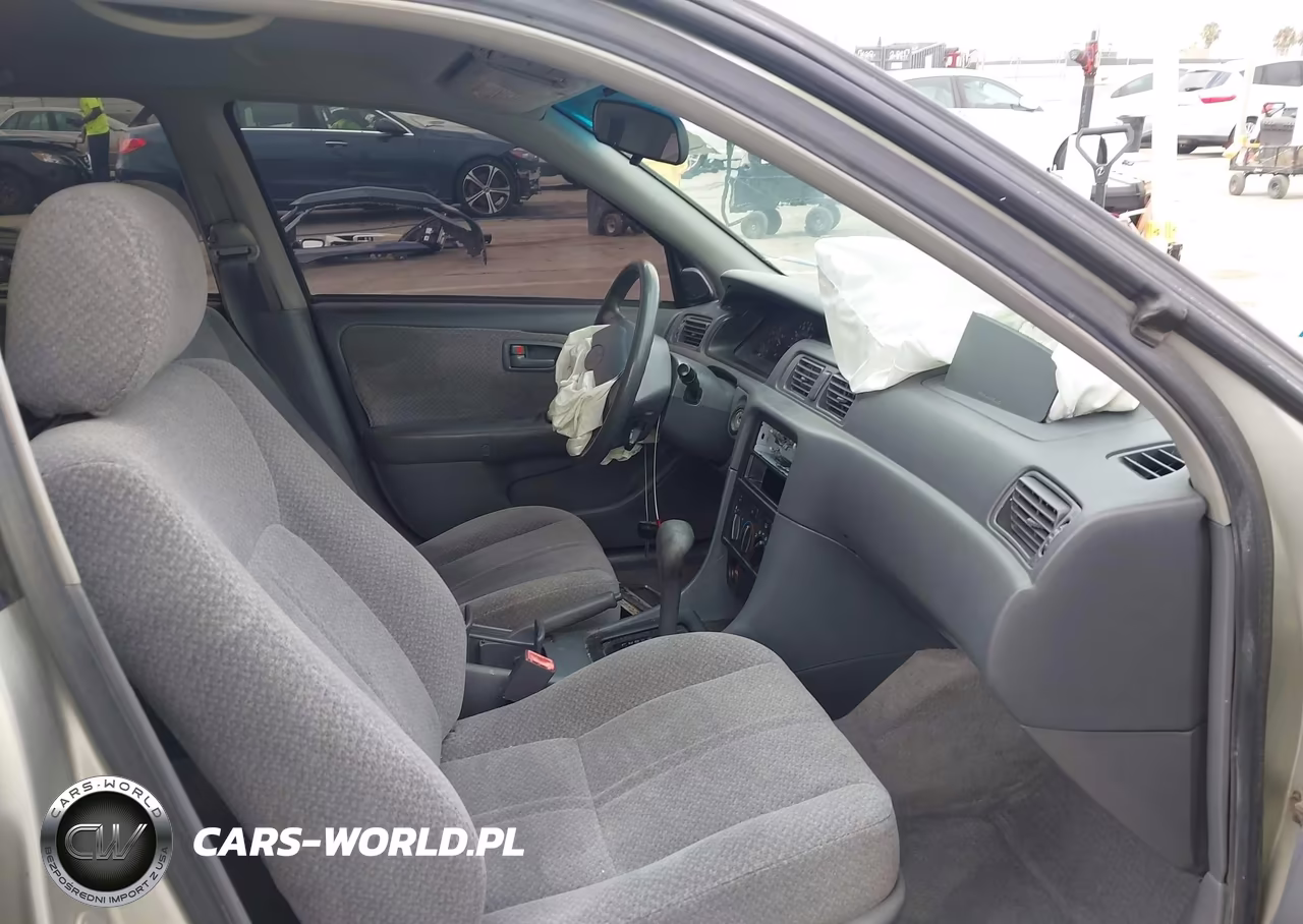 2001 Toyota Camry Le VIN:JT2BG22K710569954 - 5