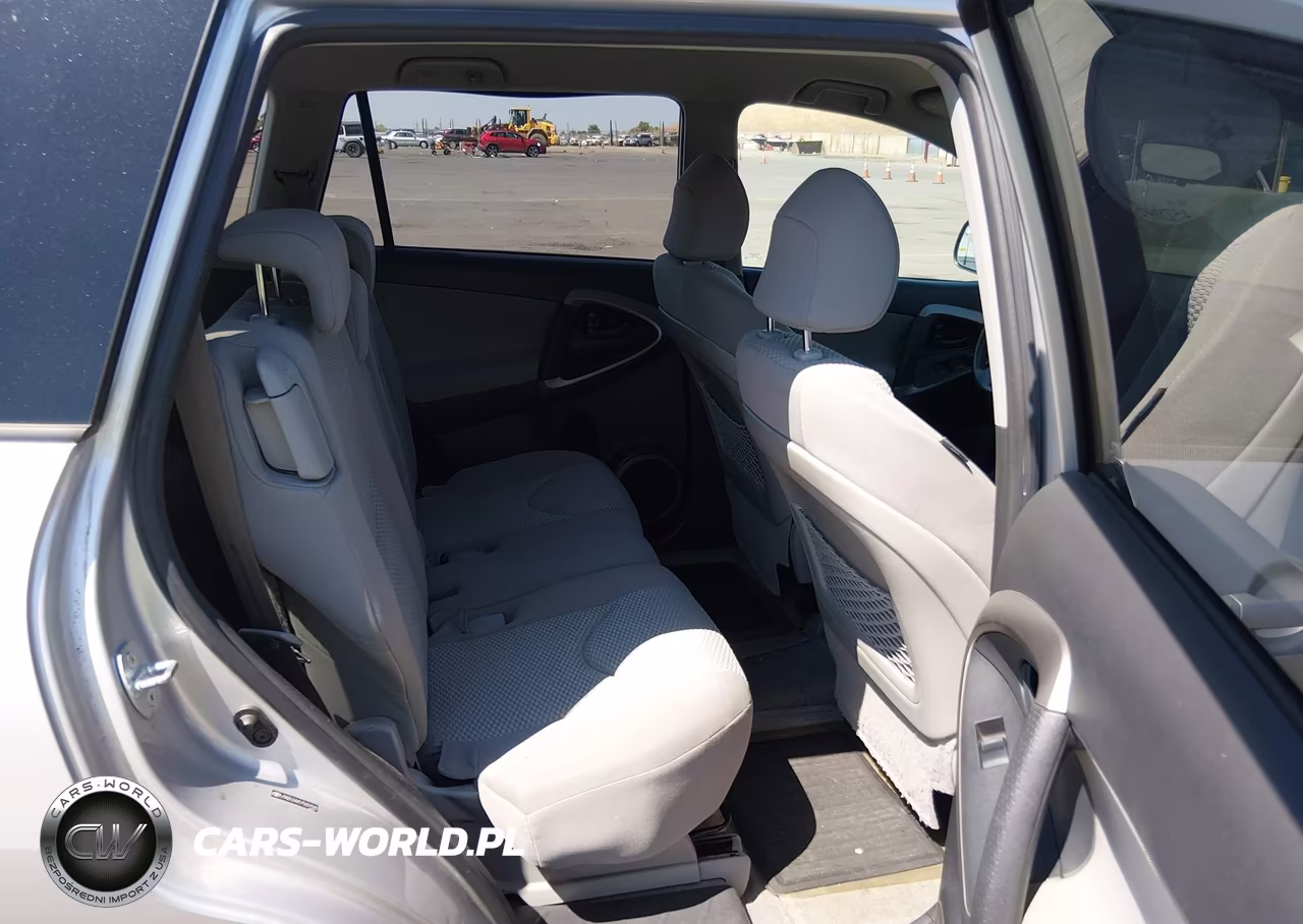 2007 Toyota Rav4 Limited VIN:JTMZK34V575007595 - 8