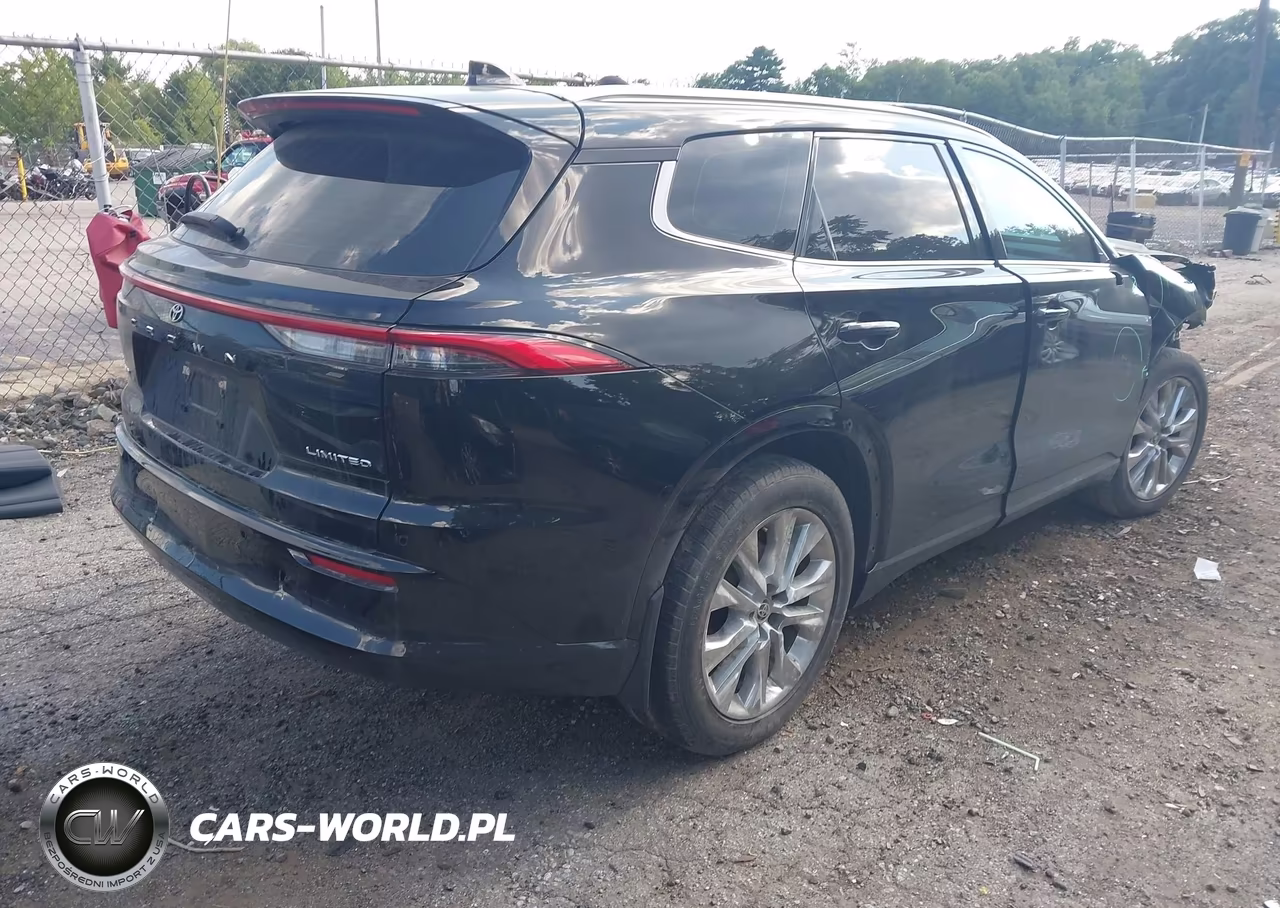 2025 Toyota Crown Signia Limited VIN:JTDACAAJ3S3020754 - 4