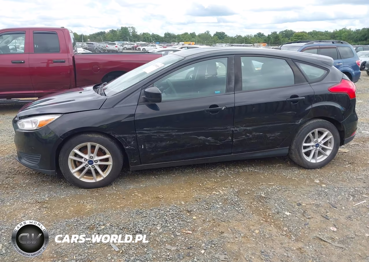 2018 Ford Focus Se VIN:1FADP3K25JL227574 - 2