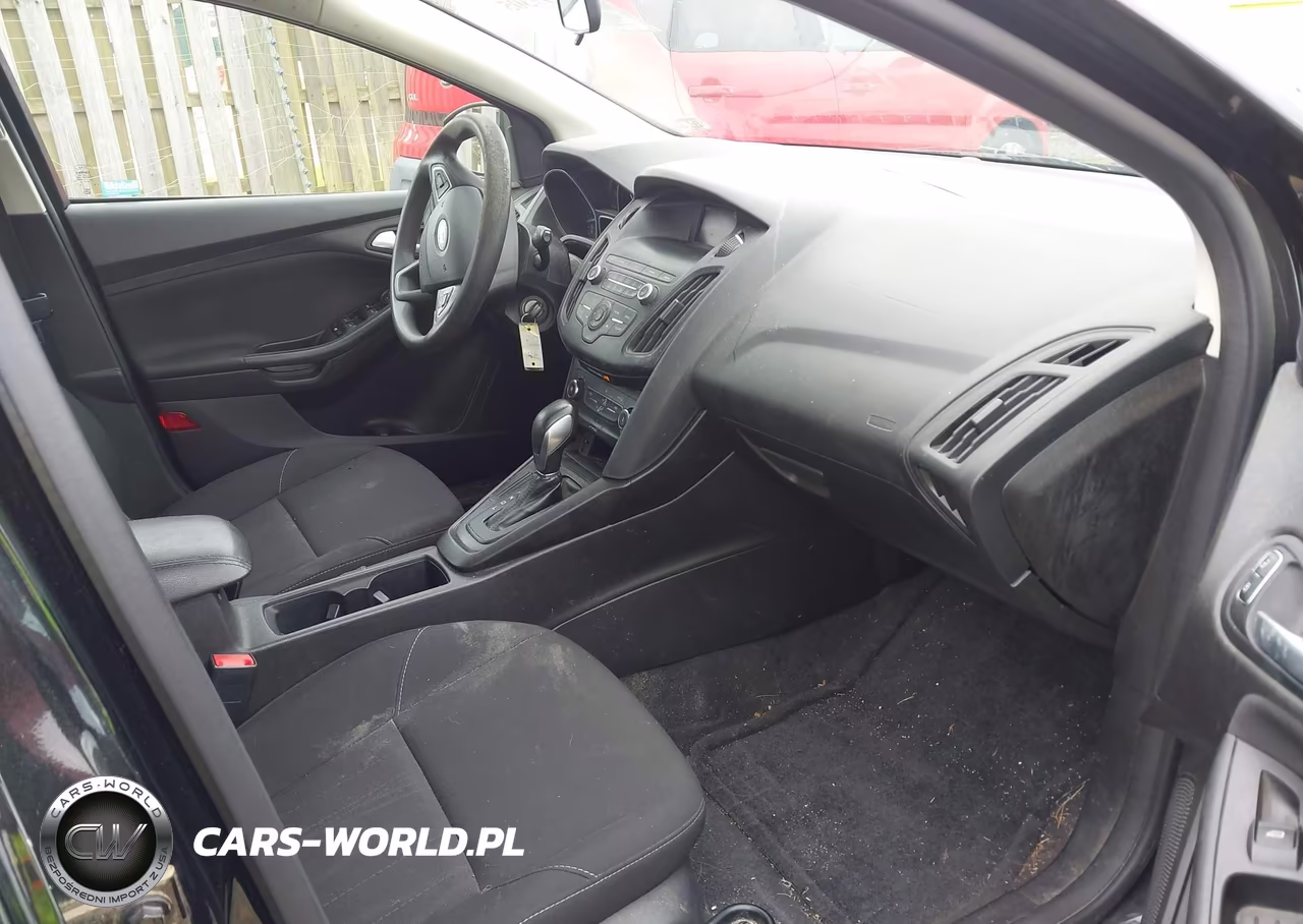 2018 Ford Focus Se VIN:1FADP3K25JL227574 - 5
