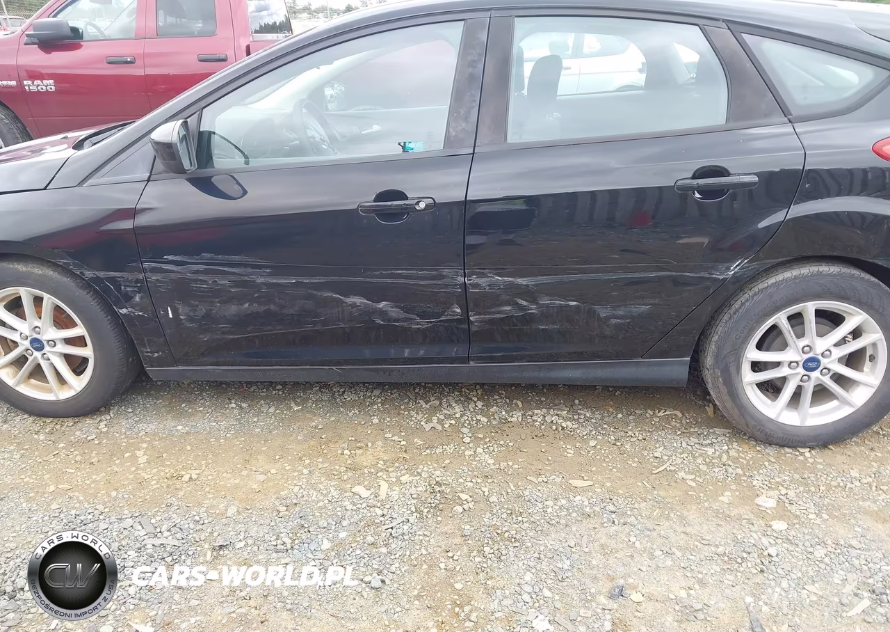 2018 Ford Focus Se VIN:1FADP3K25JL227574 - 6