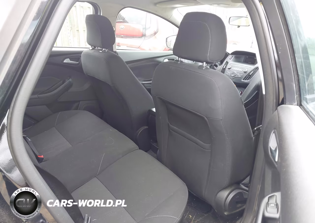 2018 Ford Focus Se VIN:1FADP3K25JL227574 - 8