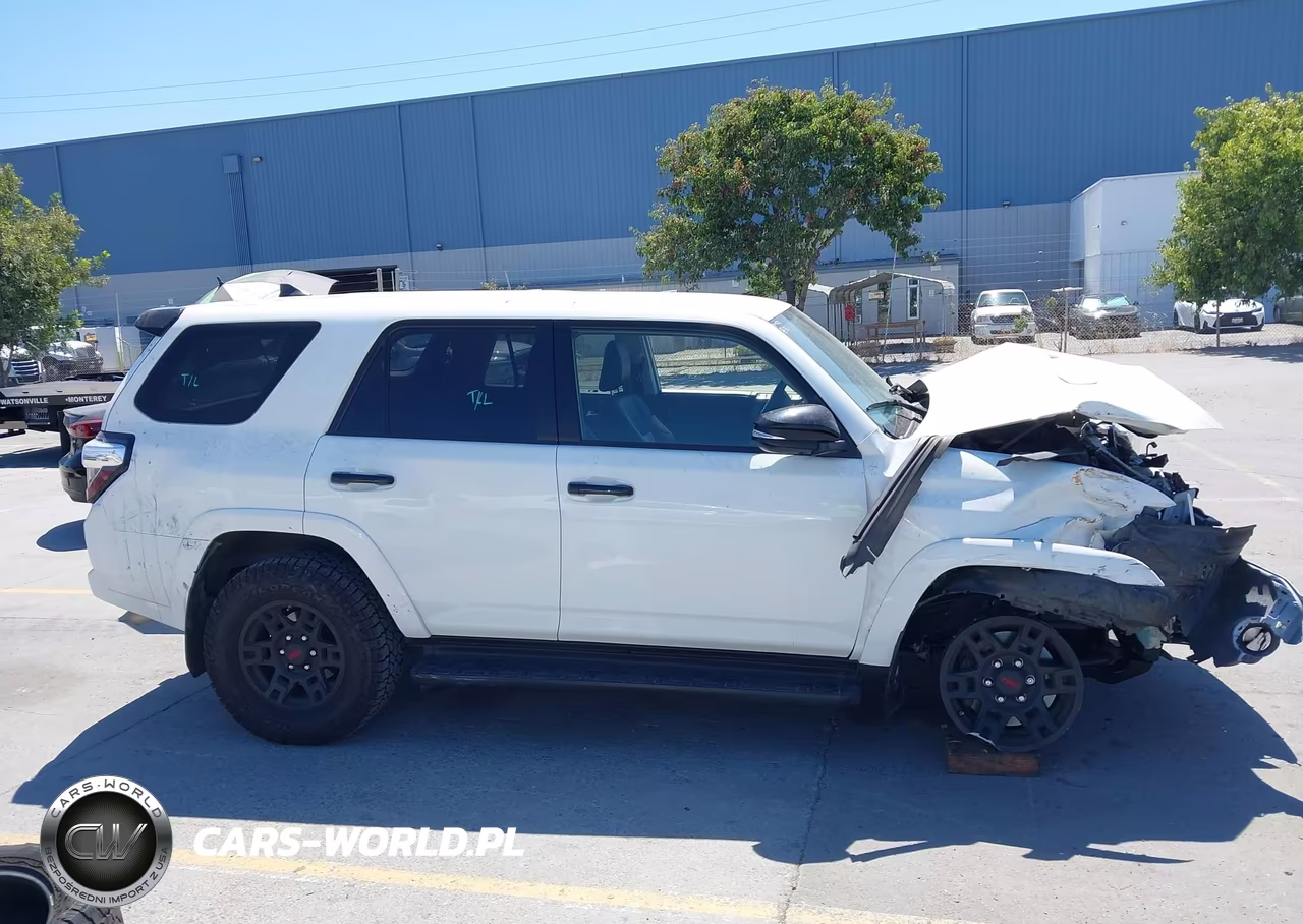2021 Toyota 4Runner Venture Special Edition VIN:JTEHU5JR5M5892669 - 14