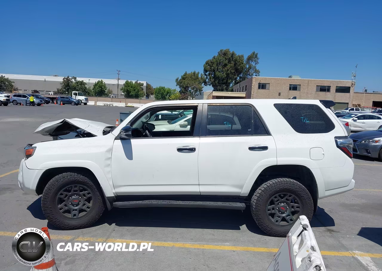 2021 Toyota 4Runner Venture Special Edition VIN:JTEHU5JR5M5892669 - 15