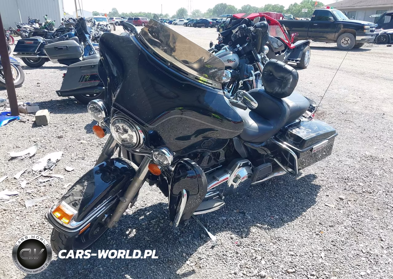 2010 Harley-Davidson Flhtcu VIN:1HD1FC416AB620203 - 2
