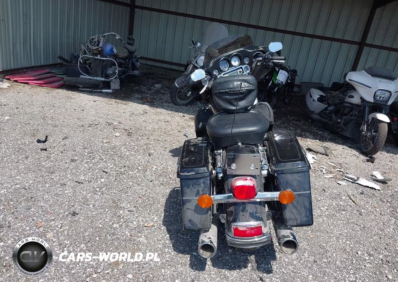 2010 Harley-Davidson Flhtcu VIN:1HD1FC416AB620203 - 6