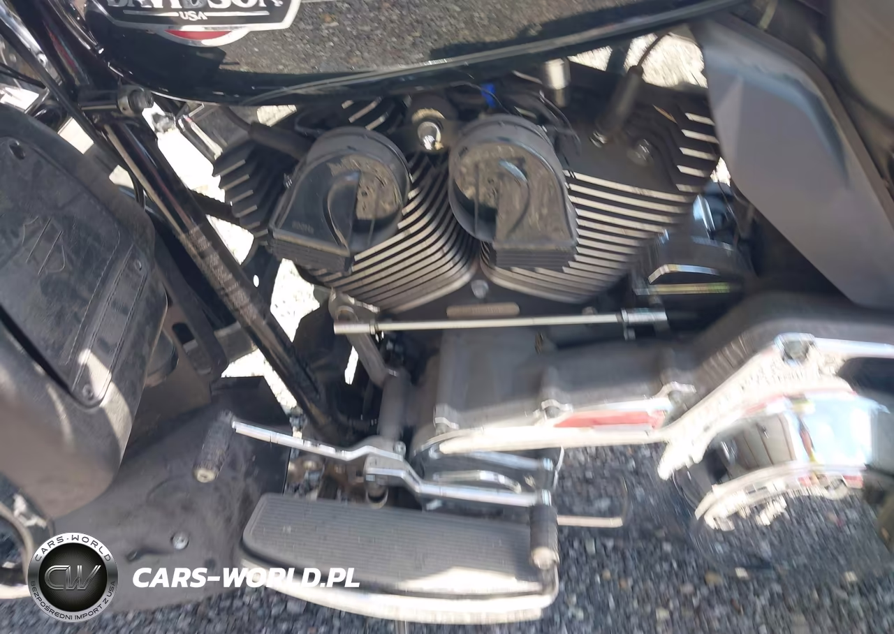 2010 Harley-Davidson Flhtcu VIN:1HD1FC416AB620203 - 9