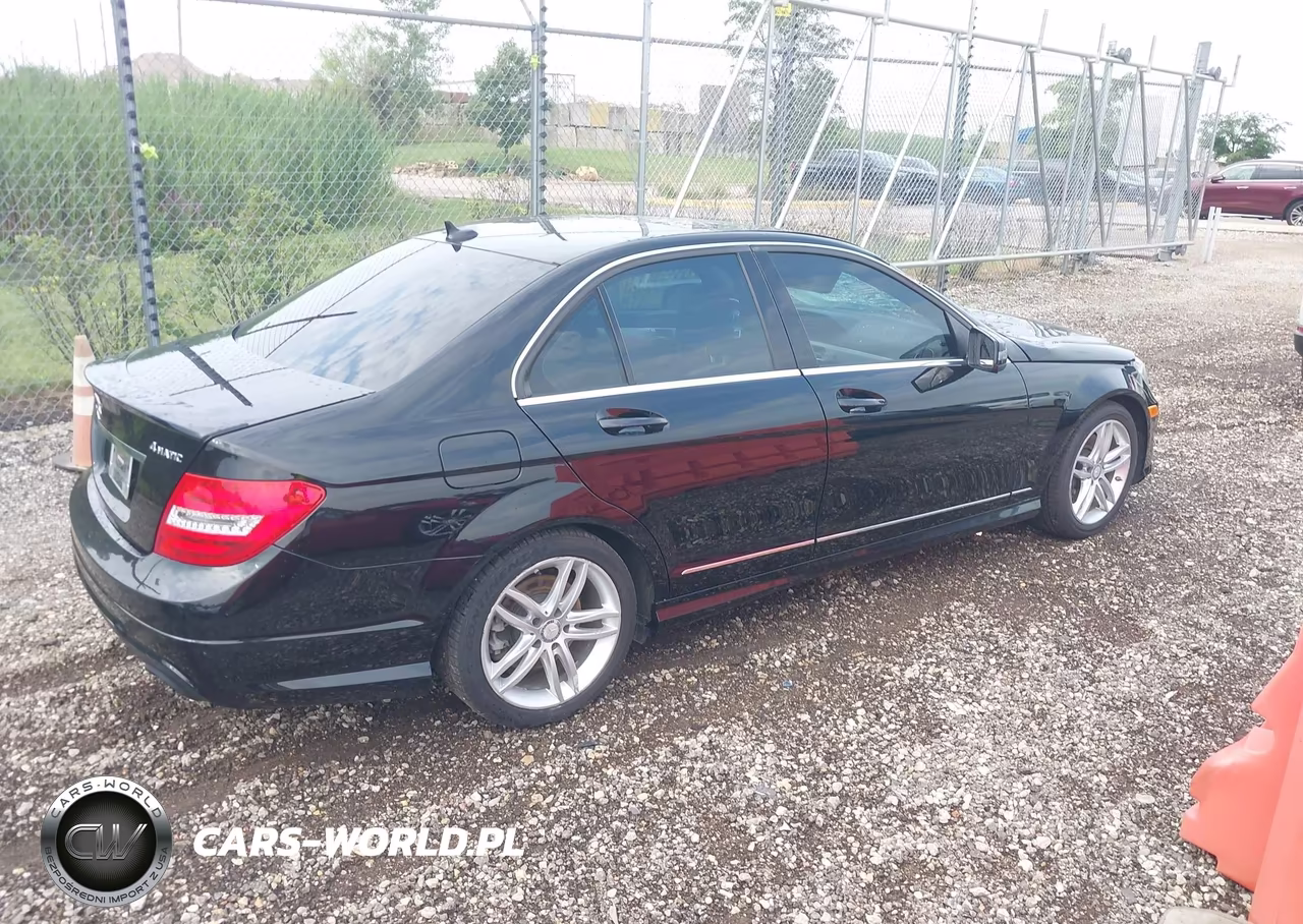 2014 Mercedes-Benz C 300 Sport 4Matic VIN:WDDGF8AB8ER315214 - 13