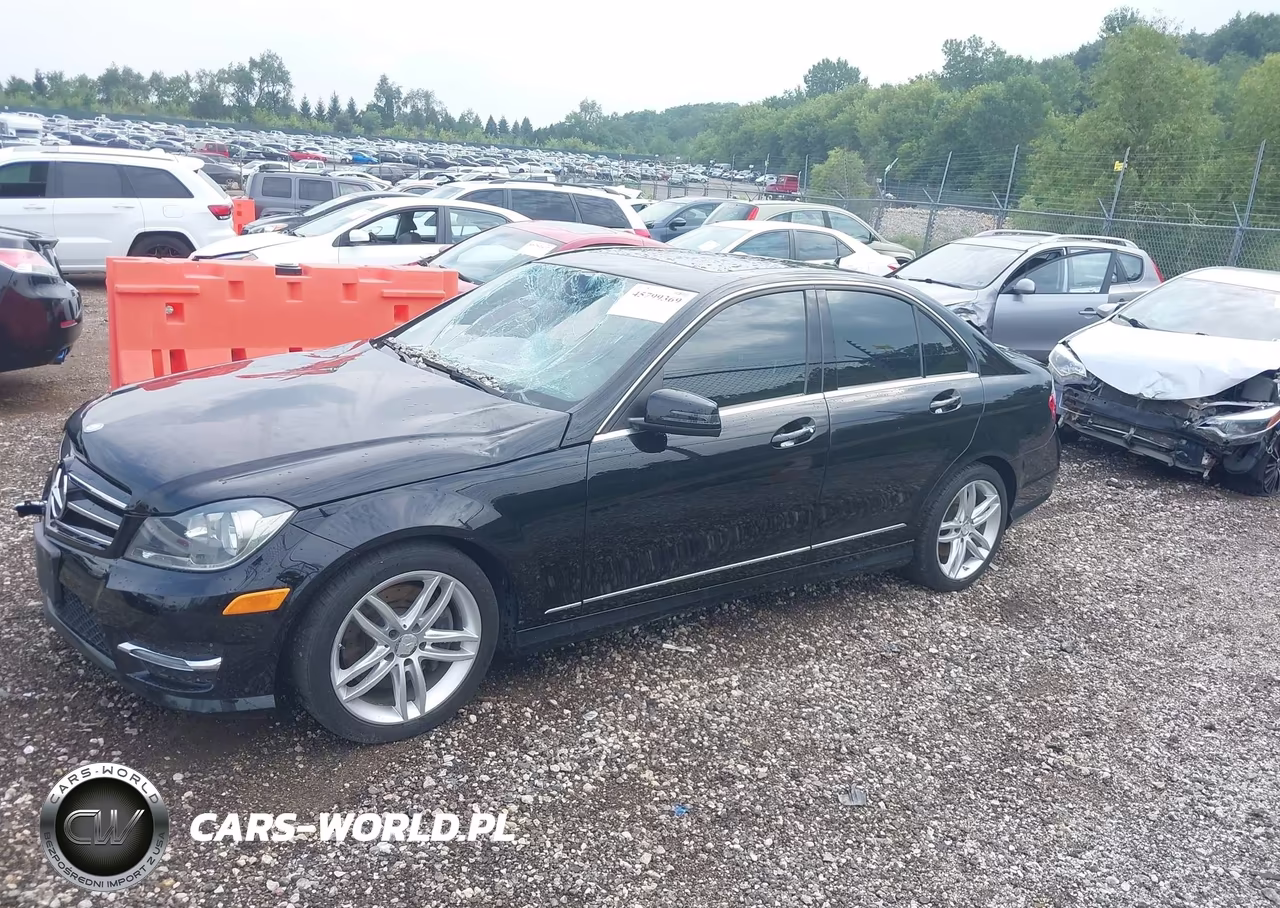 2014 Mercedes-Benz C 300 Sport 4Matic VIN:WDDGF8AB8ER315214 - 14