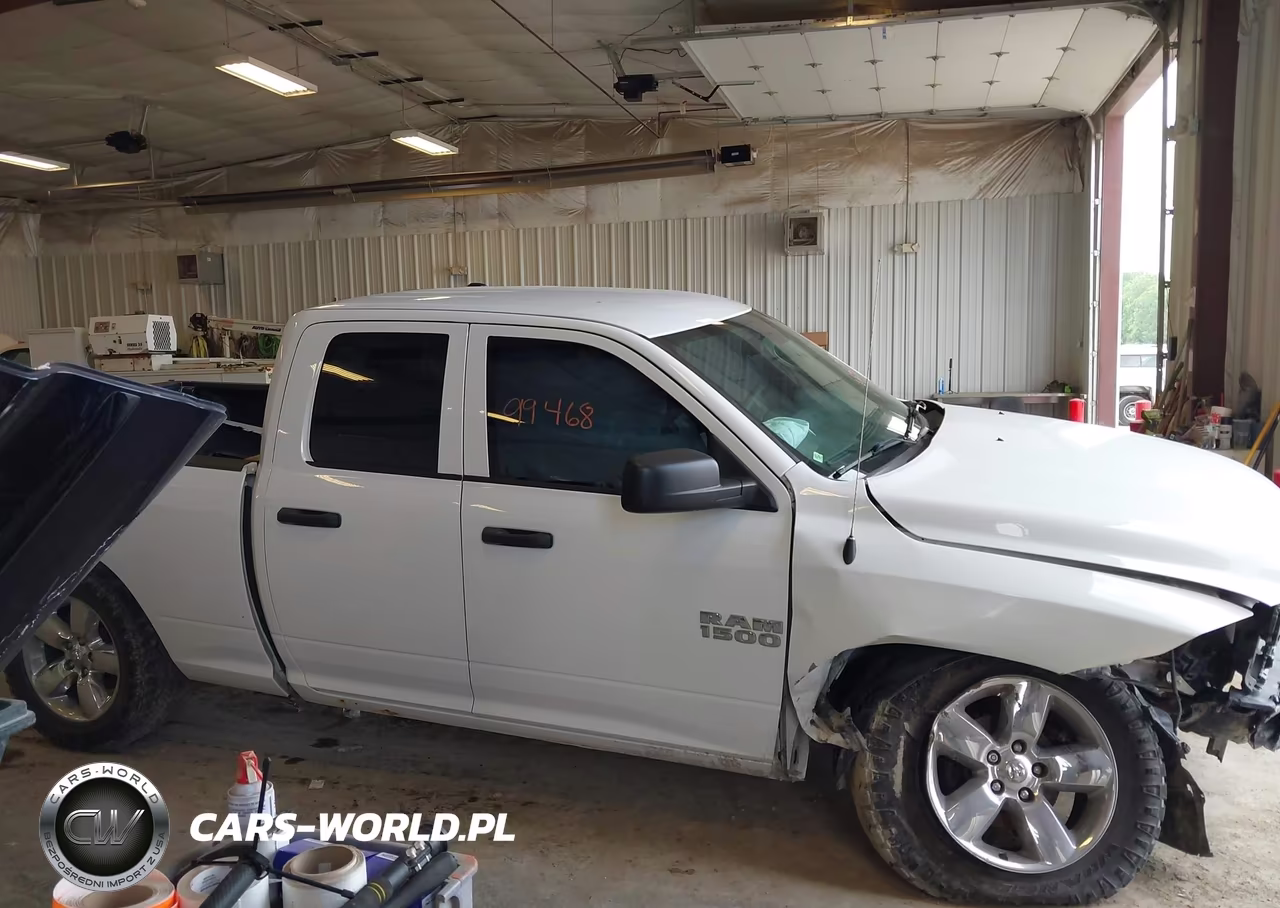 2018 Ram 1500 Express 4X4 6'4 Box VIN:1C6RR7FG7JS320536 - 13