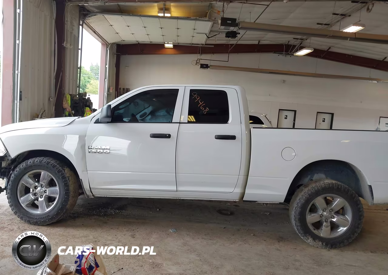 2018 Ram 1500 Express 4X4 6'4 Box VIN:1C6RR7FG7JS320536 - 14