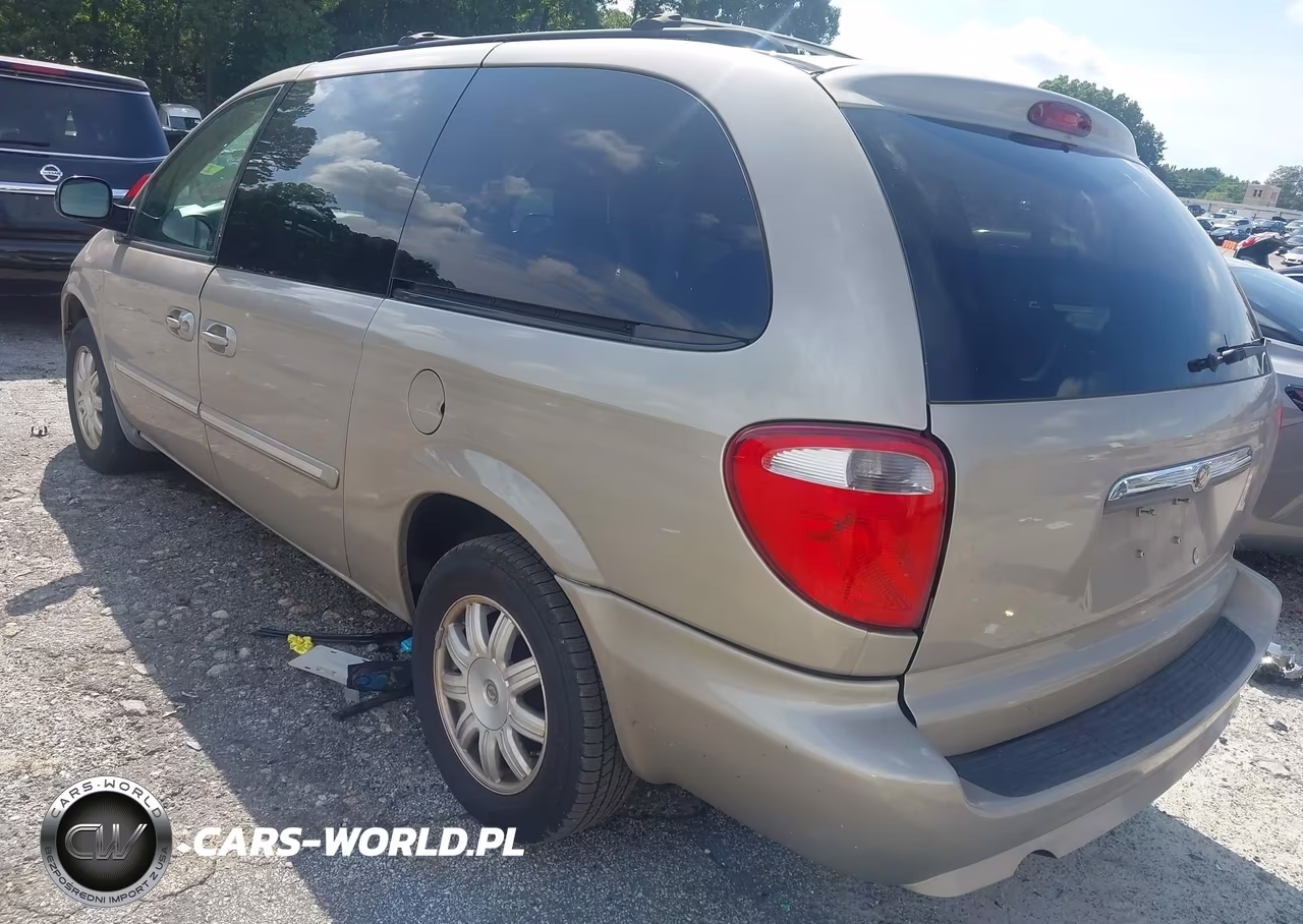 2006 Chrysler Town & Country Touring VIN:2A8GP54L86R846315 - 3