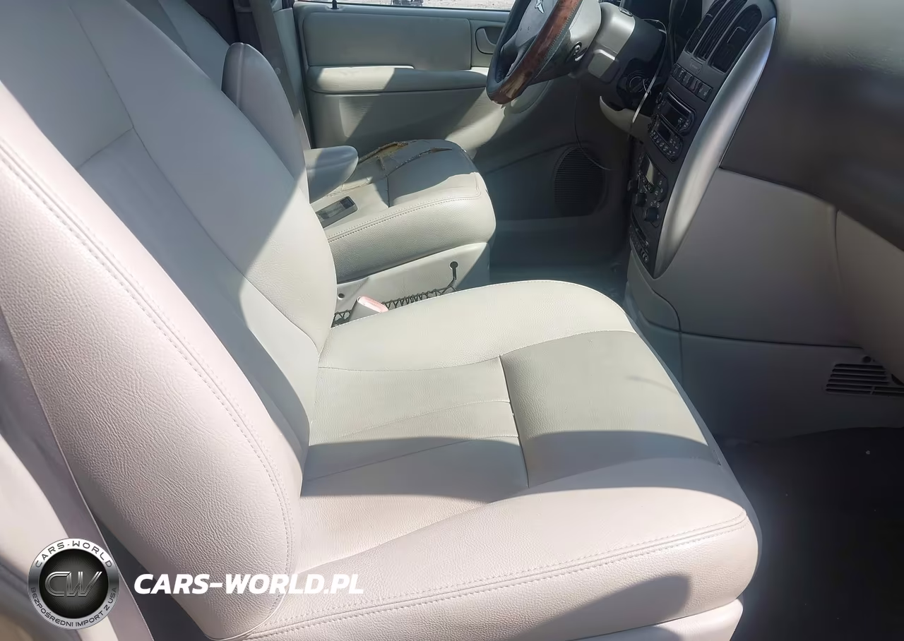 2006 Chrysler Town & Country Touring VIN:2A8GP54L86R846315 - 5