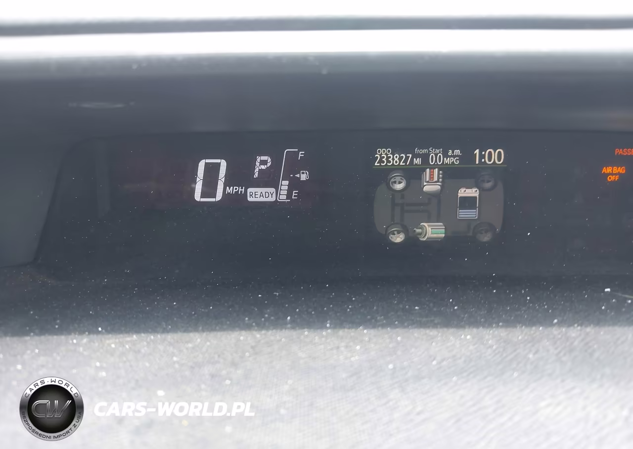 2015 Toyota Prius C Three VIN:JTDKDTB39F1107136 - 7