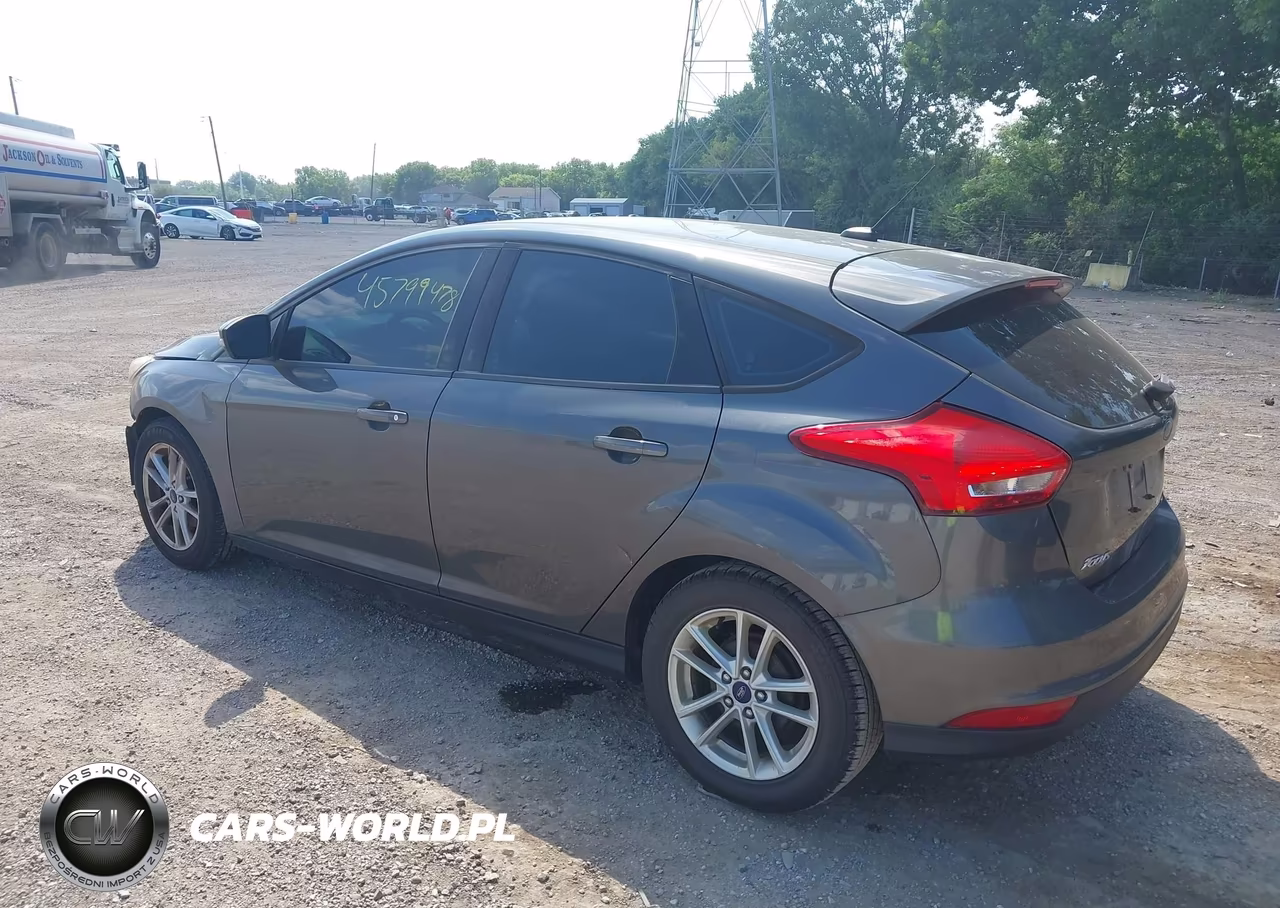 2017 Ford Focus Se VIN:1FADP3K25HL313204 - 3