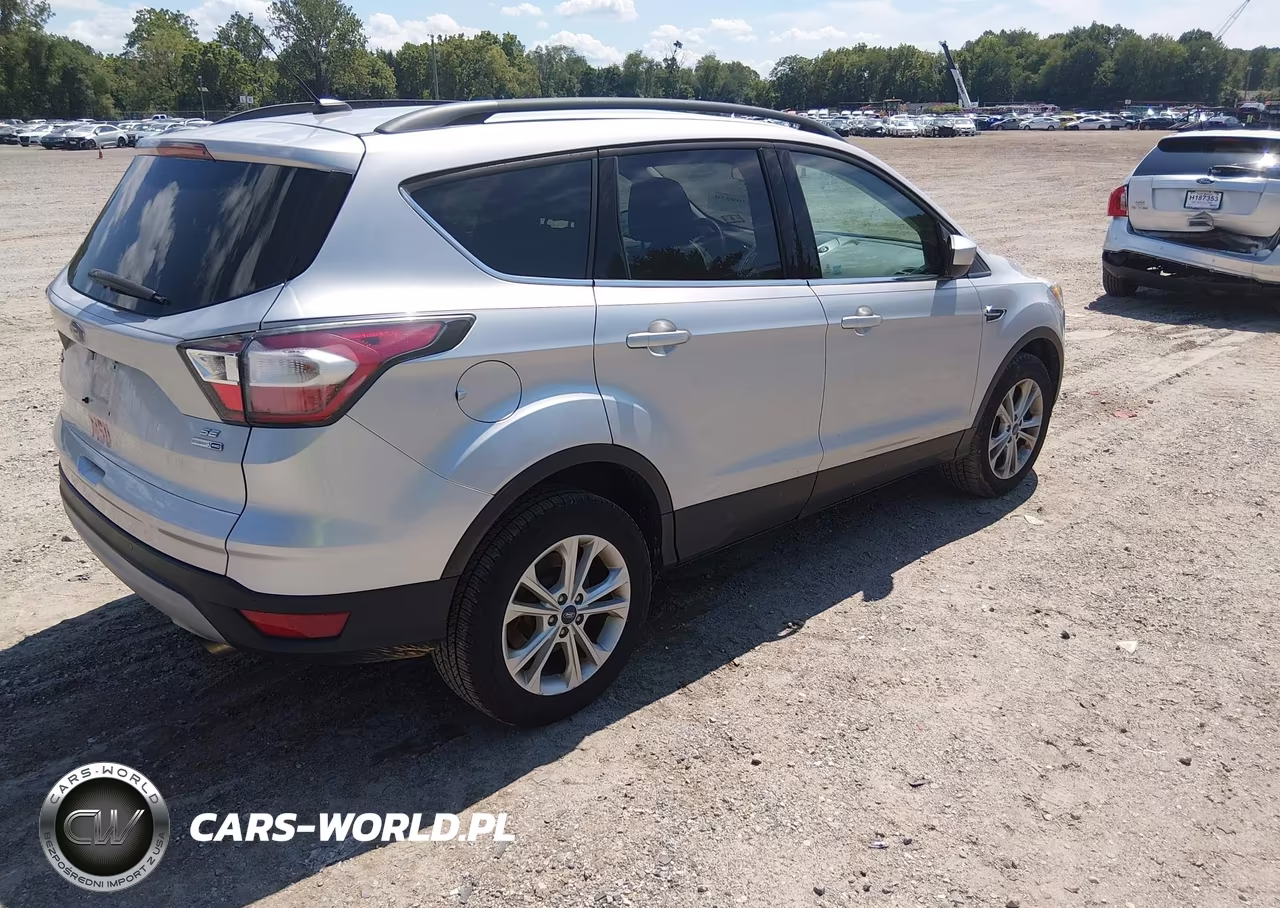 2017 Ford Escape Se VIN:1FMCU9GD4HUA87478 - 4