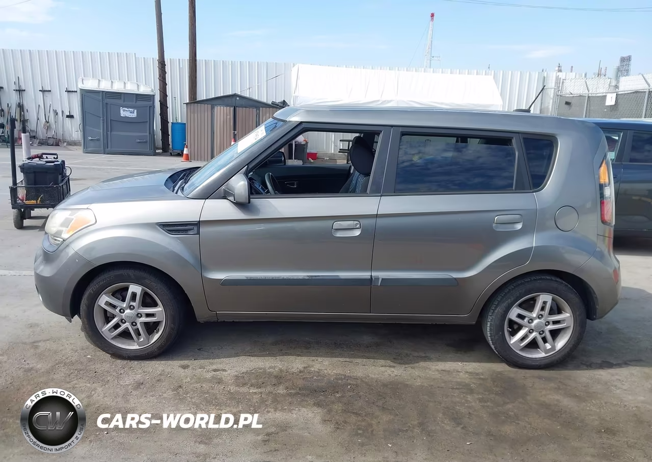 2010 Kia Soul + VIN:KNDJT2A25A7146331 - 13