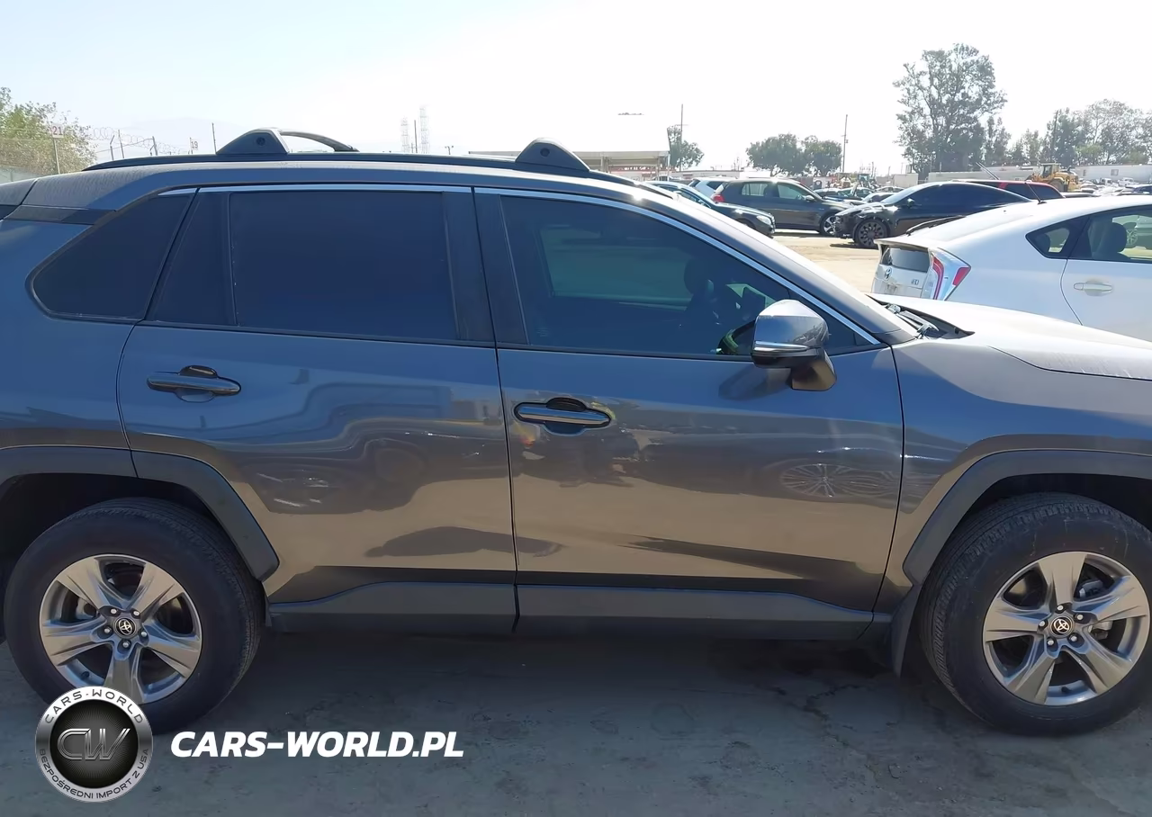 2022 Toyota Rav4 Xle VIN:2T3W1RFV1NC184920 - 13