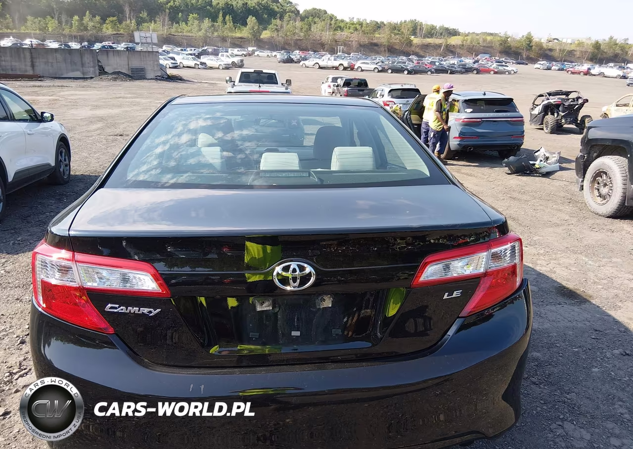2014 Toyota Camry Le VIN:4T4BF1FK1ER394356 - 16