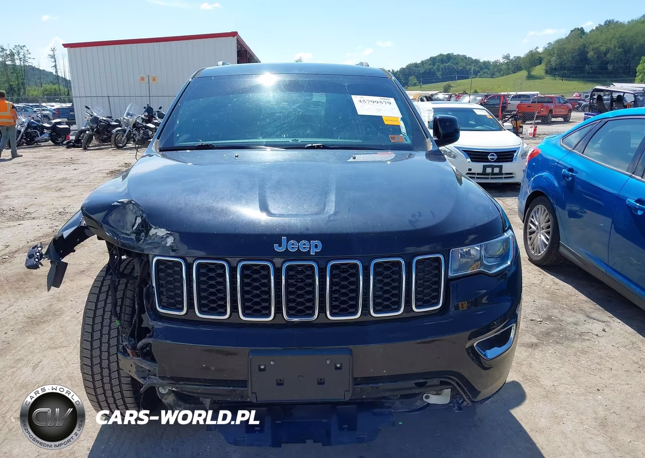 2020 Jeep Grand Cherokee Laredo E 4X4 VIN:1C4RJFAG3LC371742 - 13