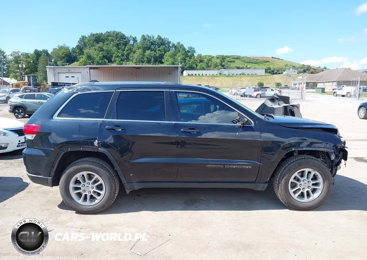 2020 Jeep Grand Cherokee Laredo E 4X4 VIN:1C4RJFAG3LC371742 - 14