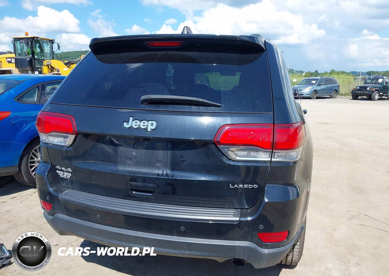 2020 Jeep Grand Cherokee Laredo E 4X4 VIN:1C4RJFAG3LC371742 - 17