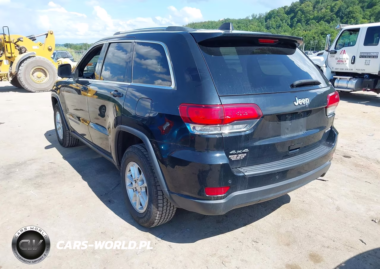 2020 Jeep Grand Cherokee Laredo E 4X4 VIN:1C4RJFAG3LC371742 - 3