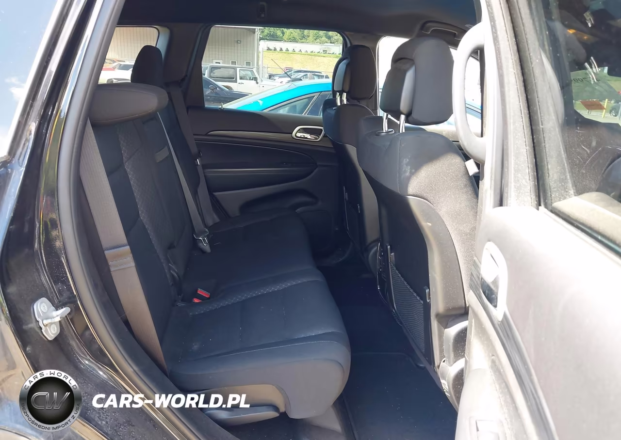 2020 Jeep Grand Cherokee Laredo E 4X4 VIN:1C4RJFAG3LC371742 - 8