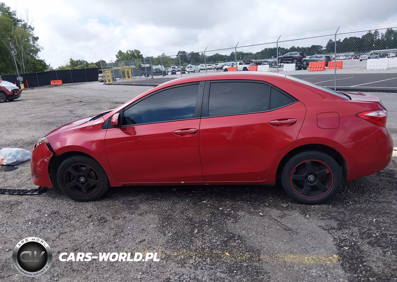 2017 Toyota Corolla Le VIN:5YFBURHE9HP710081 - 14