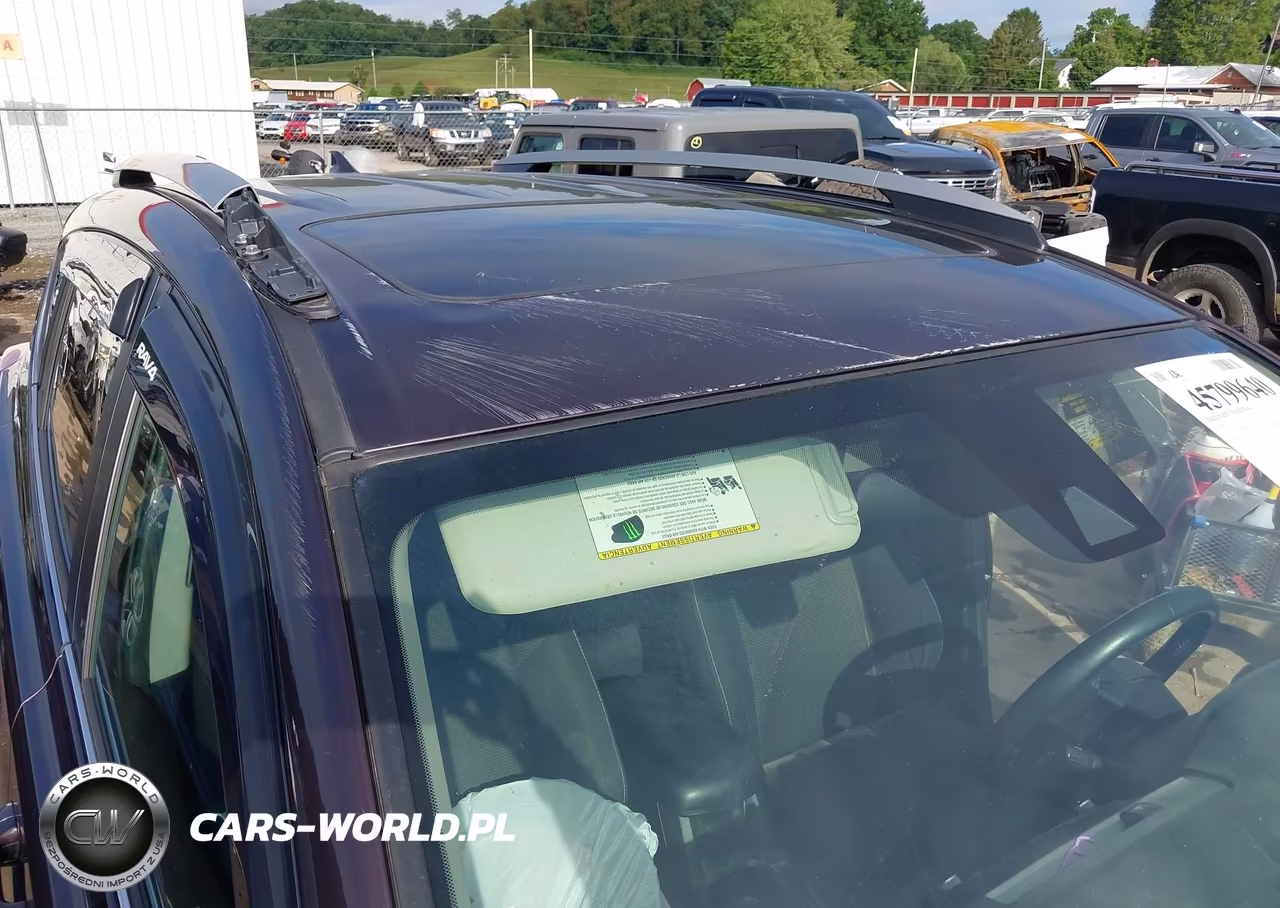 2018 Toyota Rav4 Xle VIN:2T3RFREV9JW821366 - 18