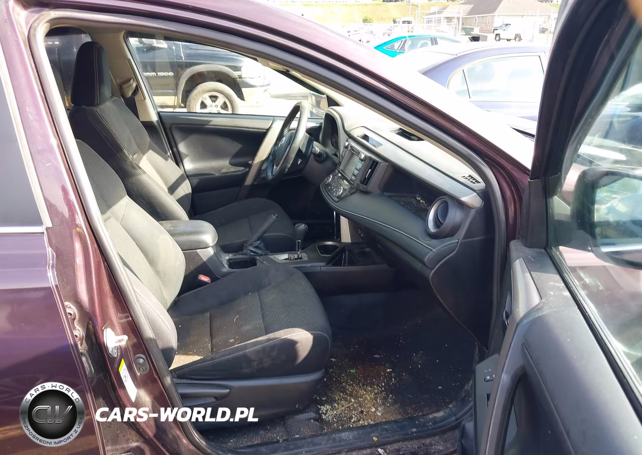 2018 Toyota Rav4 Xle VIN:2T3RFREV9JW821366 - 5