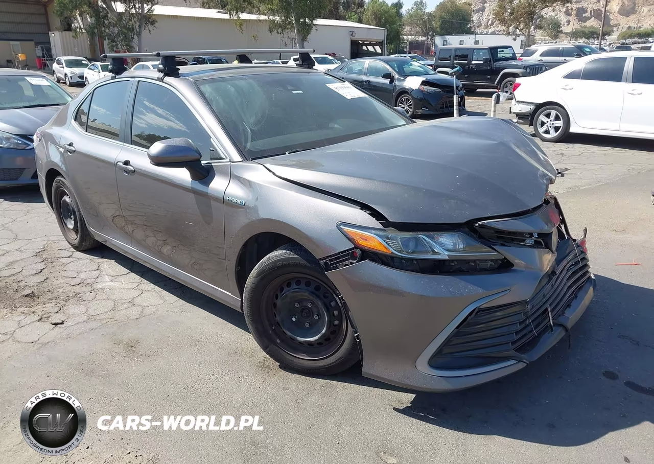 2021 Toyota Camry Le Hybrid – zdjęcie 1 z 18