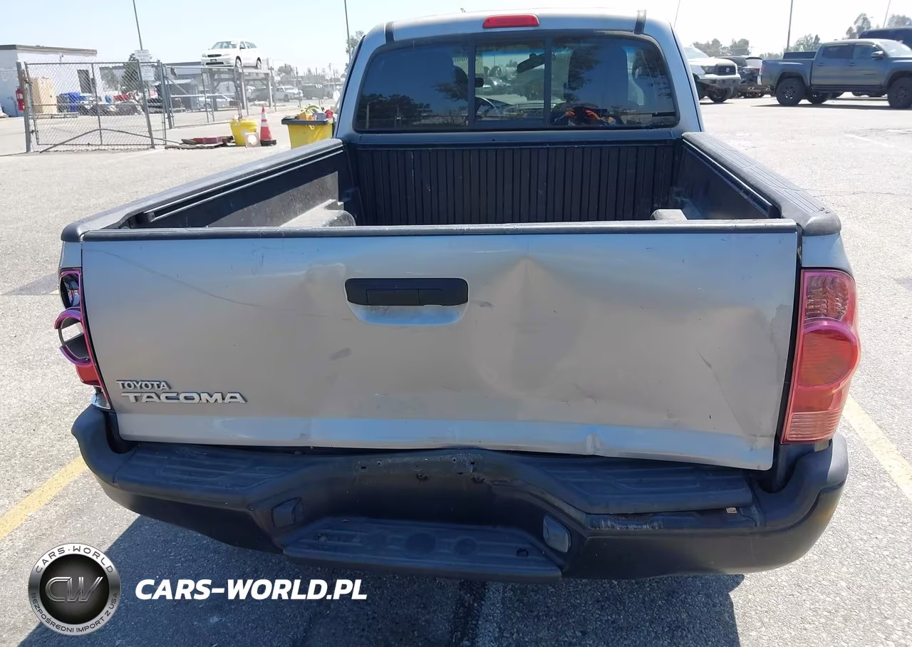 2015 Toyota Tacoma VIN:5TFTX4CN2FX063141 - 17