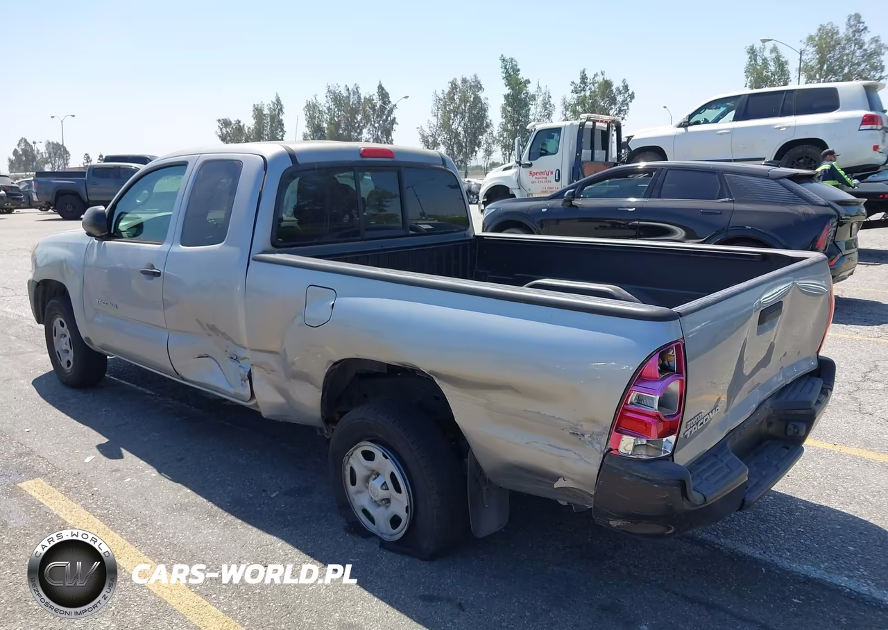 2015 Toyota Tacoma VIN:5TFTX4CN2FX063141 - 3