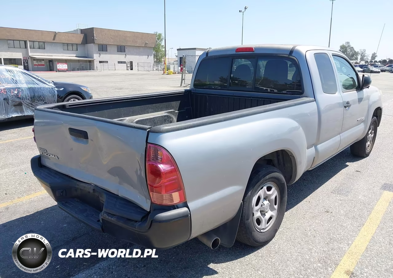 2015 Toyota Tacoma VIN:5TFTX4CN2FX063141 - 4