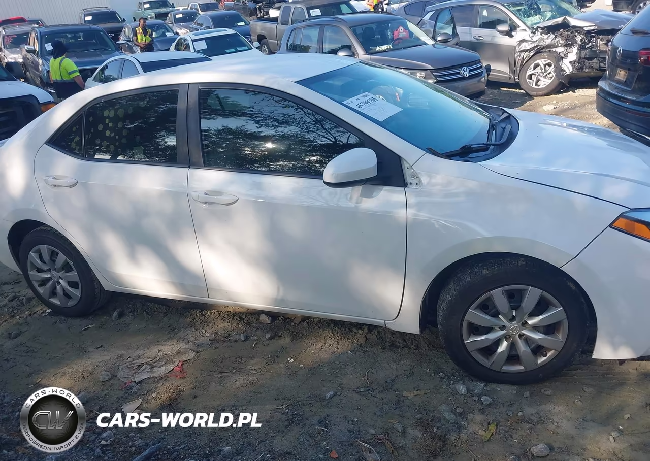 2015 Toyota Corolla Le VIN:2T1BURHE9FC341641 - 13