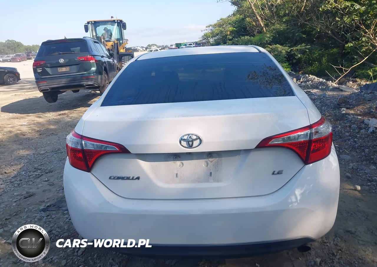 2015 Toyota Corolla Le VIN:2T1BURHE9FC341641 - 16